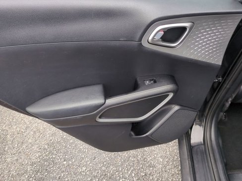 Used 2021 Kia Soul LX image 24