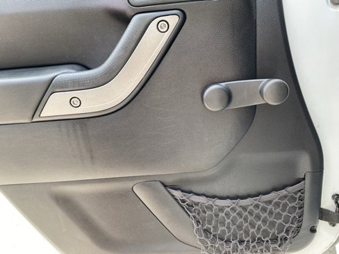 Used 2015 Jeep Wrangler Unlimited Sport image 19