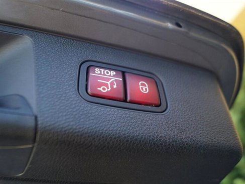 Used 2015 Mercedes-Benz GLK 350 4MATIC image 25