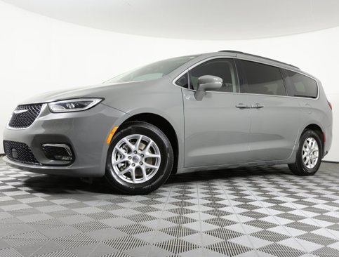 Used 2022 Chrysler Pacifica Touring-L image 1