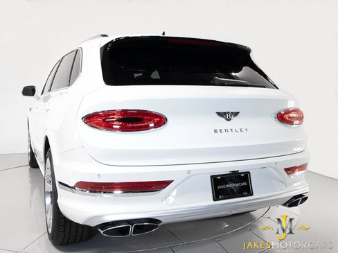 Used 2023 Bentley Bentayga Extended Wheelbase image 10
