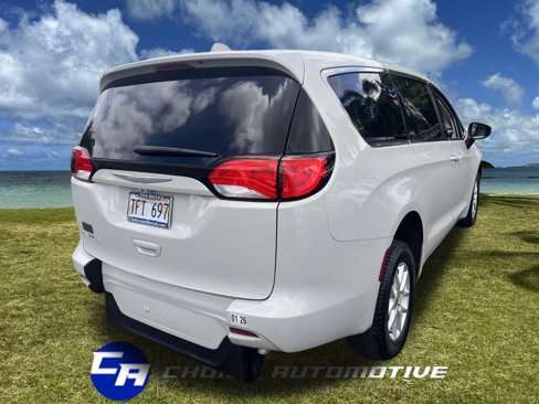 Used 2017 Chrysler Pacifica LX image 8
