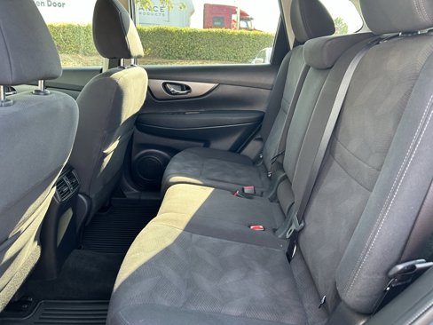 Used 2016 Nissan Rogue S w/ Appearance Package image 23