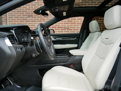 Certified 2024 Cadillac XT5 Sportv w/ LPO, Floor Liner Package image 6