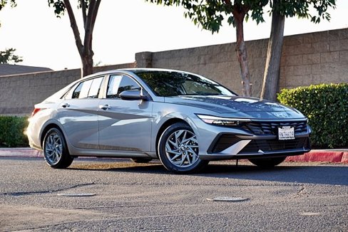 Certified 2024 Hyundai Elantra SEL image 2