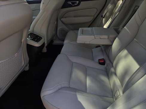 Used 2021 Volvo XC60 T6 Inscription w/ Protection Package Premier image 15