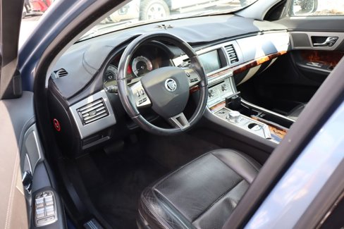 Used 2009 Jaguar XF Premium image 13