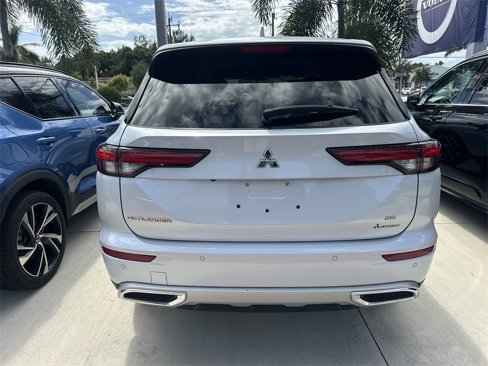 Used 2022 Mitsubishi Outlander SE image 4