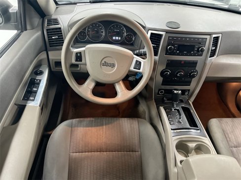 Used 2008 Jeep Grand Cherokee Laredo w/ Sun/Sound Group image 18