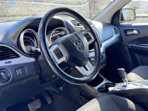Used 2018 Dodge Journey SE w/ Connectivity Group image 9