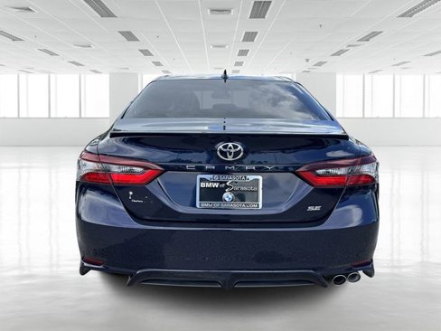 Used 2022 Toyota Camry SE image 4