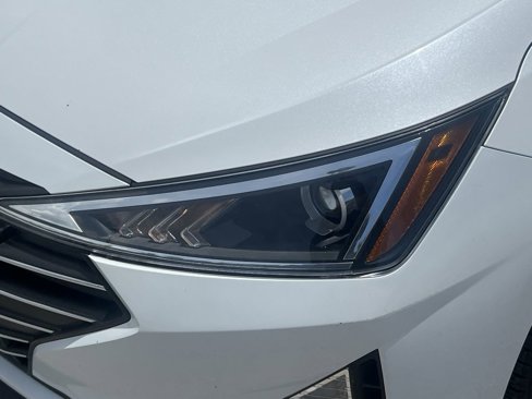 Used 2020 Hyundai Elantra SE w/ Cargo Package (C1) image 6