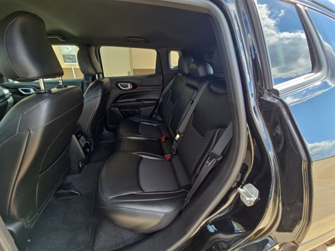 Used 2023 Jeep Compass Altitude image 11