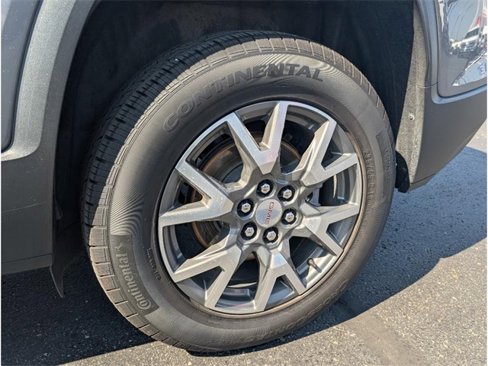 Used 2022 GMC Acadia SLE image 25