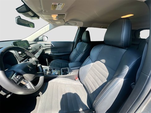 Used 2024 Mitsubishi Outlander SE image 23