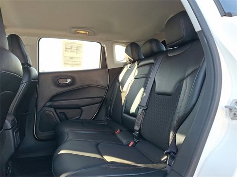 Used 2018 Jeep Compass Latitude w/ Popular Equipment Group image 10