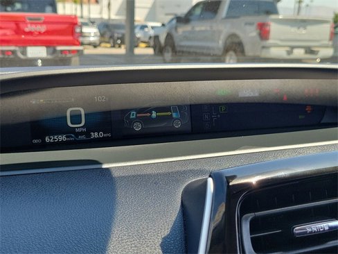 Used 2021 Toyota Prius LE image 10