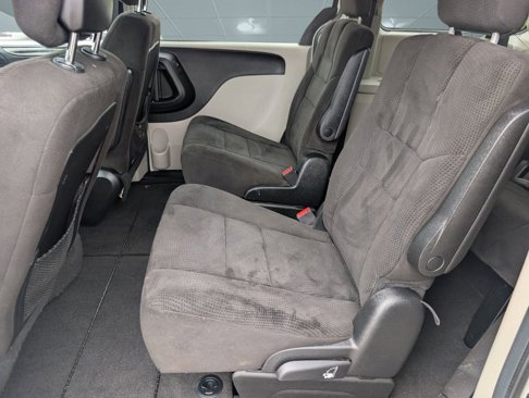 Used 2013 Dodge Grand Caravan SXT image 14
