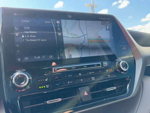 Used 2021 Toyota Highlander Limited image 23