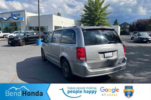 Used 2017 Dodge Grand Caravan SXT image 6