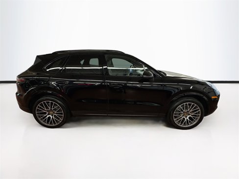 Used 2019 Porsche Cayenne S image 4