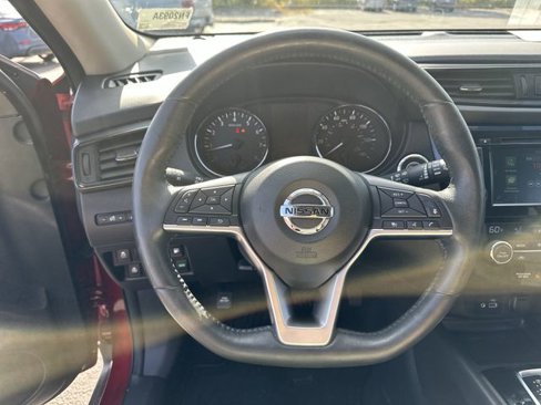 Used 2018 Nissan Rogue SV w/ Premium Package image 18