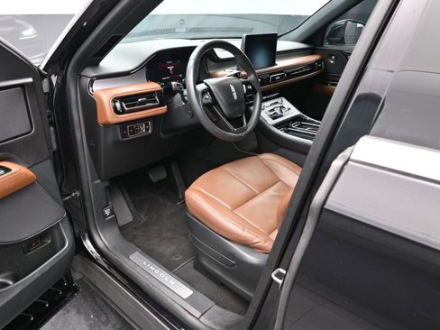 Used 2023 Lincoln Aviator Reserve w/ Elements Package Plus image 4