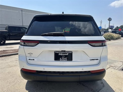 Used 2023 Jeep Grand Cherokee Limited w/ Black Appearance Package image 5