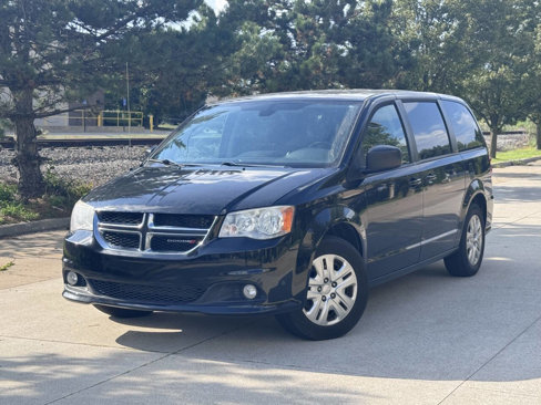 Used 2018 Dodge Grand Caravan SE w/ UConnect Hands-Free Group image 1