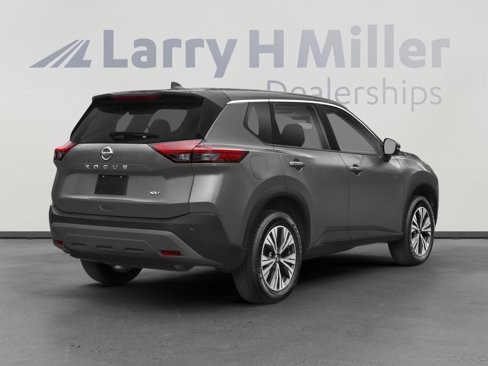 Used 2021 Nissan Rogue SV image 2