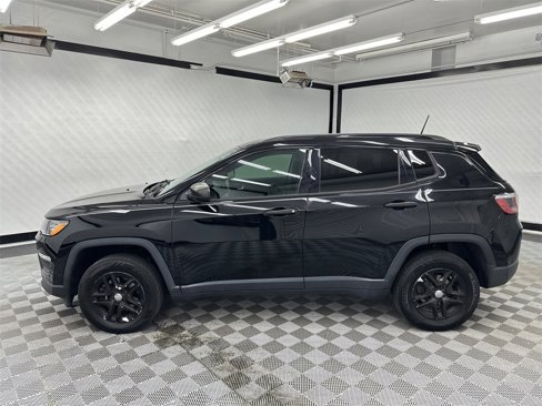 Used 2017 Jeep Compass Sport w/ Tech Group image 2
