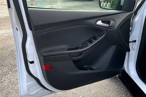 Used 2017 Ford Focus SE image 18
