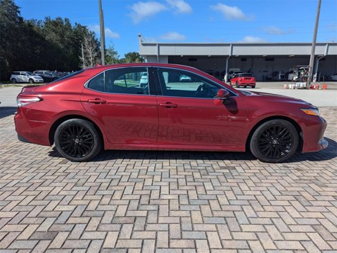 Used 2019 Toyota Camry XLE image 12
