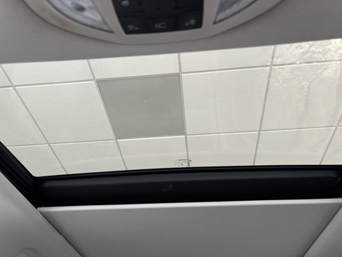 Used 2017 Chrysler Pacifica Limited image 21