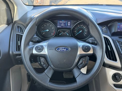Used 2012 Ford Focus SE image 16