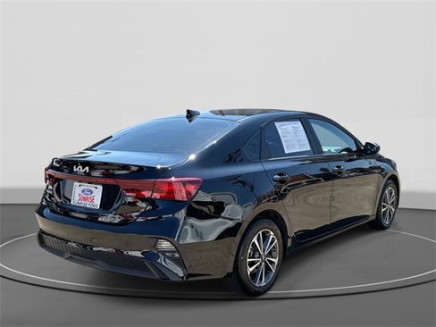 Used 2023 Kia Forte LXS image 5