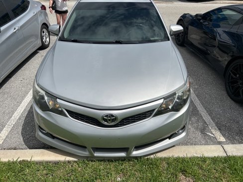 Used 2014 Toyota Camry L image 1