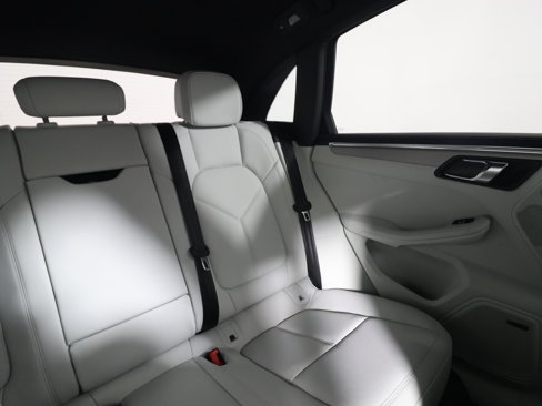New 2025 Porsche Macan image 17