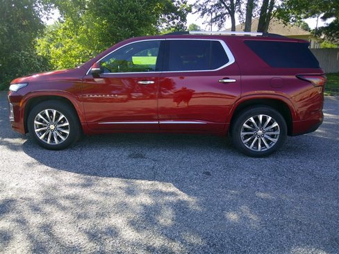 Used 2023 Chevrolet Traverse Premier w/ LPO, Floor Liner Package image 2