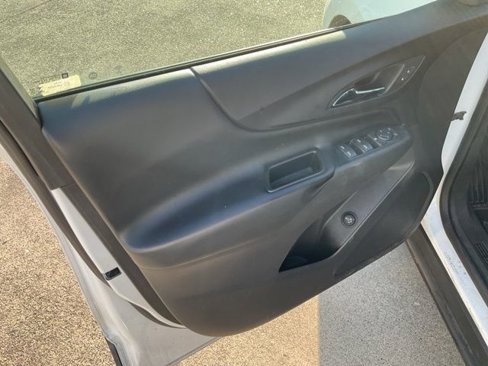 Used 2019 Chevrolet Equinox LT image 19