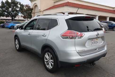 Used 2015 Nissan Rogue SV w/ SV Moonroof Package image 6