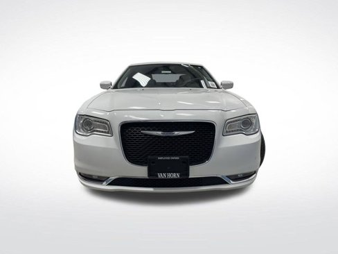 Used 2021 Chrysler 300 Touring L image 10