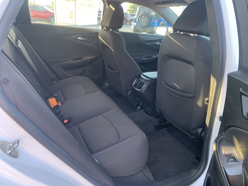 Used 2018 Chevrolet Malibu LT image 11