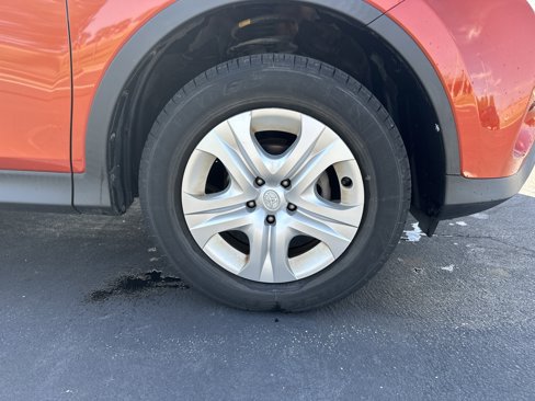 Used 2015 Toyota RAV4 LE image 13