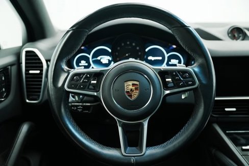 Used 2022 Porsche Cayenne w/ Premium Package image 25