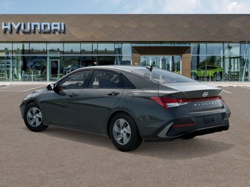 New 2025 Hyundai Elantra SE image 5