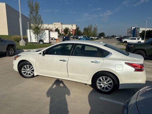 Used 2014 Nissan Altima 2.5 S w/ Display Audio Package image 5
