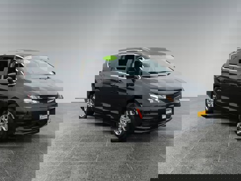 Used 2022 Chrysler Voyager LX image 7