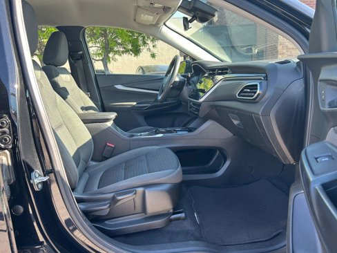 Used 2023 Chevrolet Bolt EUV LT image 23