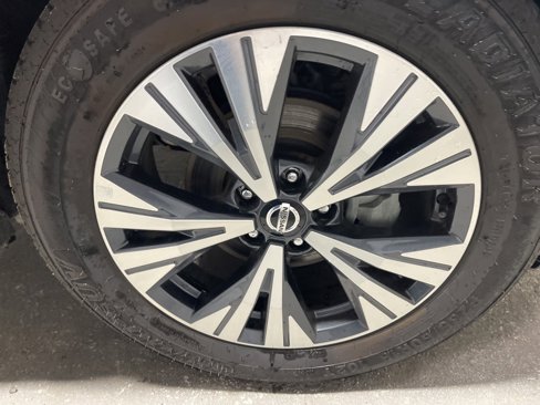 Used 2021 Nissan Rogue SV image 42